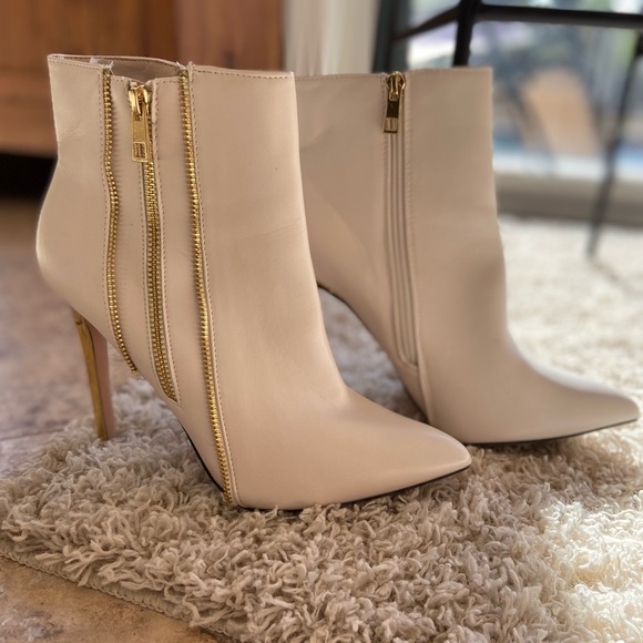 Ankle Boots - Picture 3 of 7